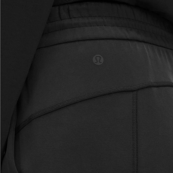 Softstreme High-Rise Straight-Leg Cropped Pant - Picture 15 of 15